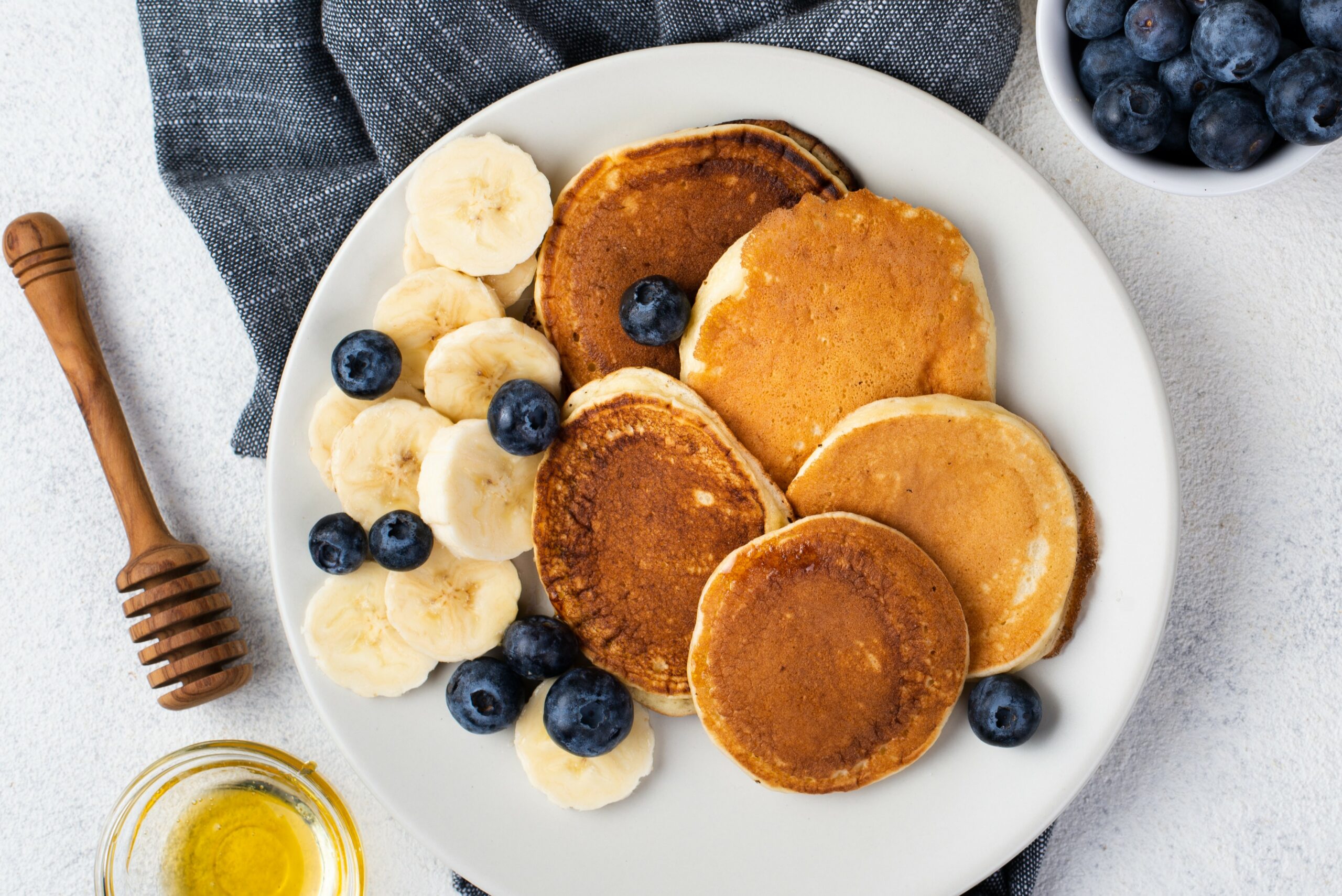 Waniliowe pancakes z owocami